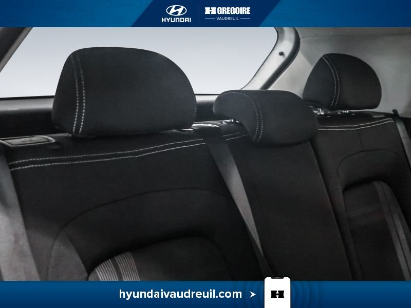 2021 Hyundai Venue White Laval - photo #30
