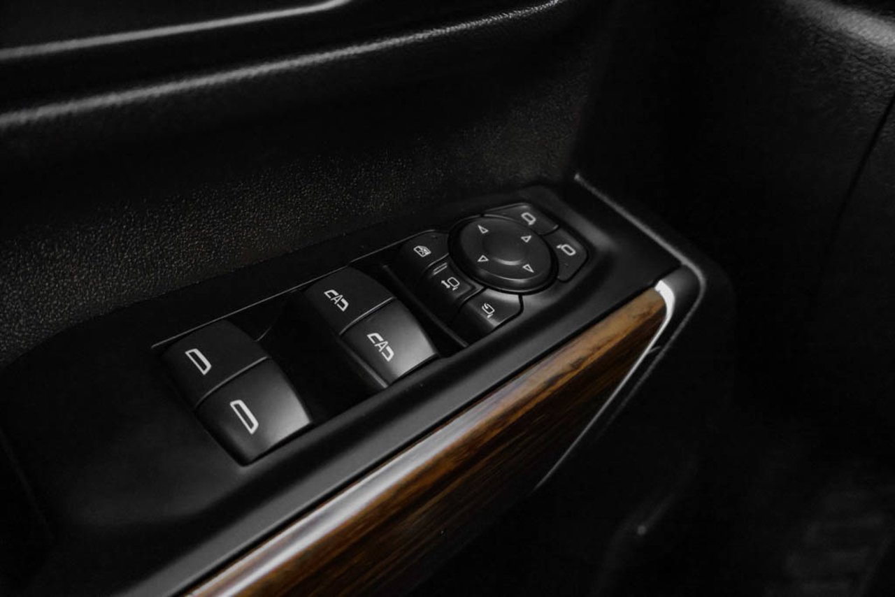 2022 Chevrolet Silverado 3500HD 4WD Crew Cab 159 High Country Black Sherwood Park - photo #16
