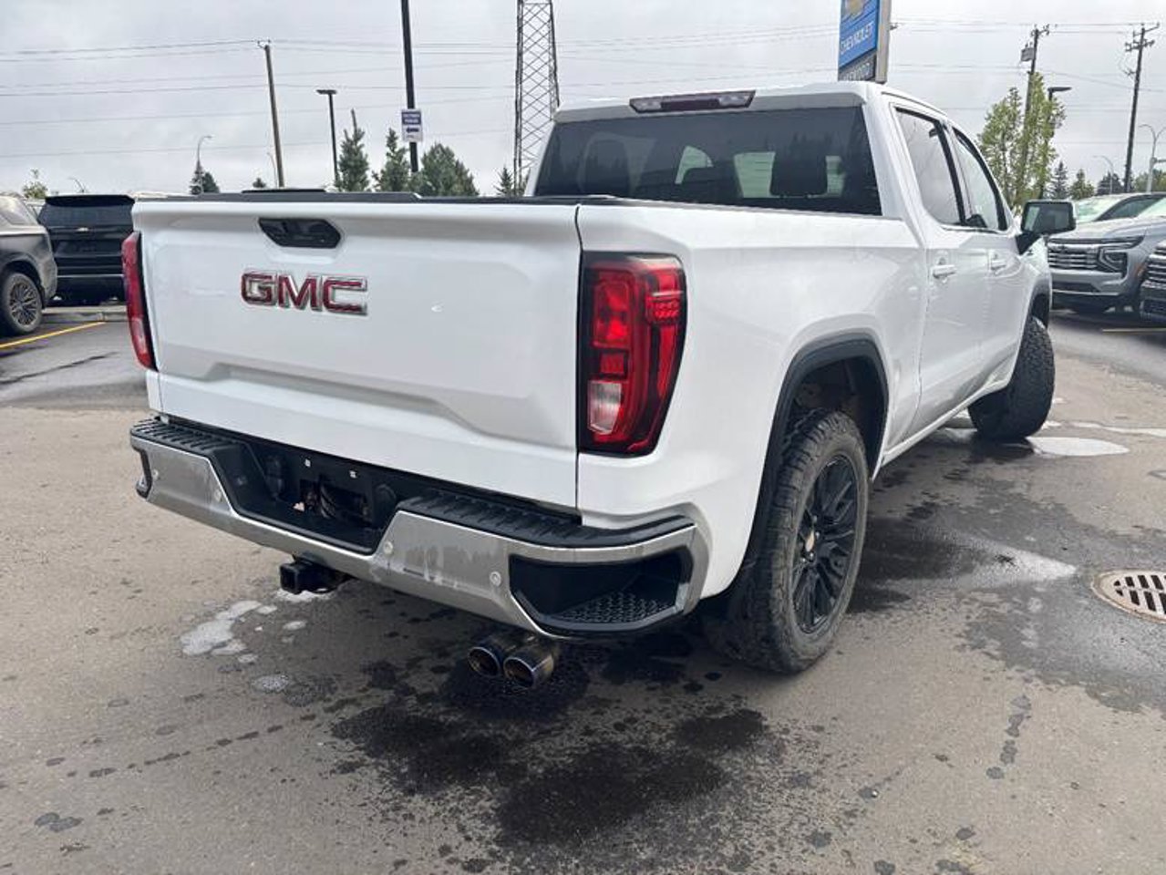 2019 GMC Sierra 1500 4WD Crew Cab 147 SLE White Sherwood Park - photo #4