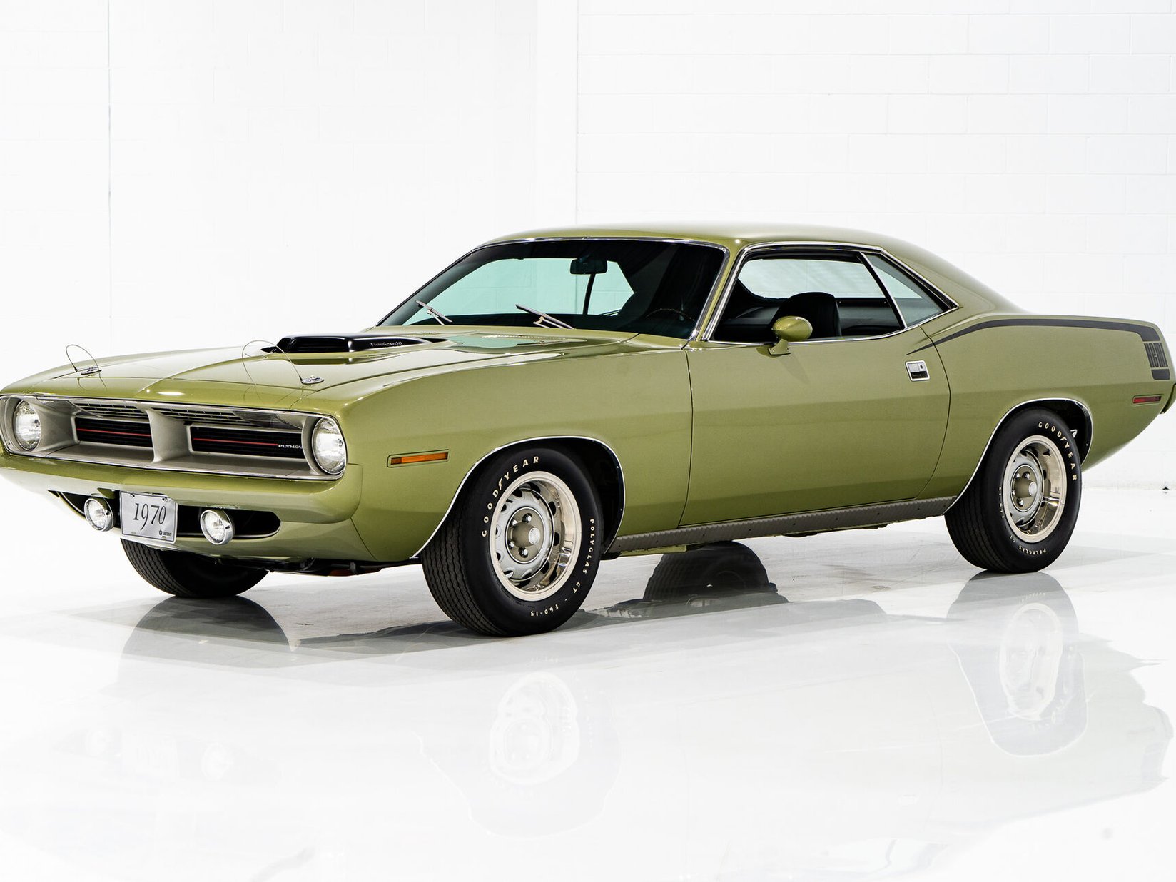Plymouth HEMI Cuda 1 de 3 Exemplaires Utilisés par la Division Course de Chrysler France **PRIX EN USD** 1970 Vert Montréal - photo #0