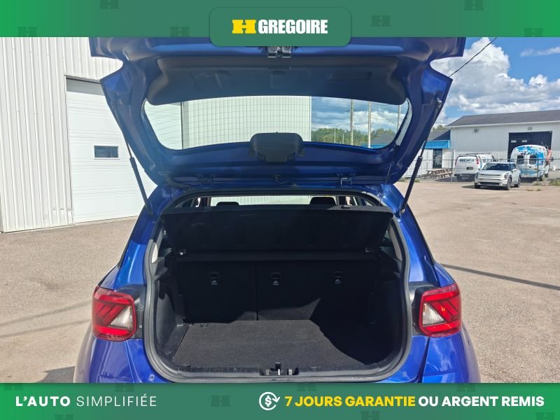 2023 Hyundai Venue Blue Laval - photo #24