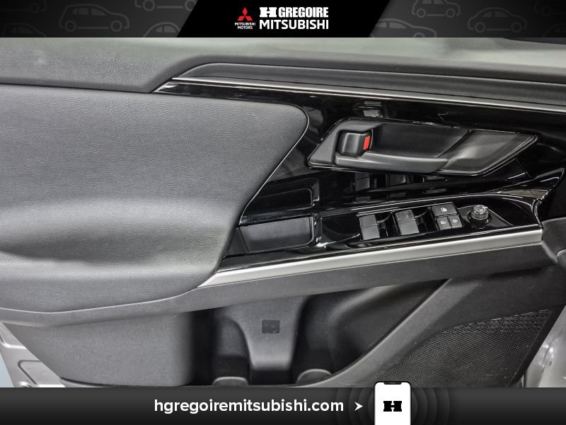 2023 Toyota BZ4X Grey Laval - photo #12