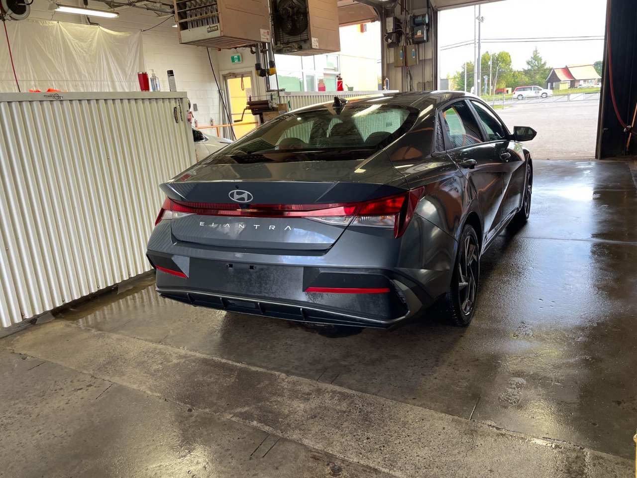 Hyundai Elantra PREFERRED AUTO *TOIT* NAV SIÈGES CHAUFF CARPLAY 2025 gray Saint-Jérôme - photo #9