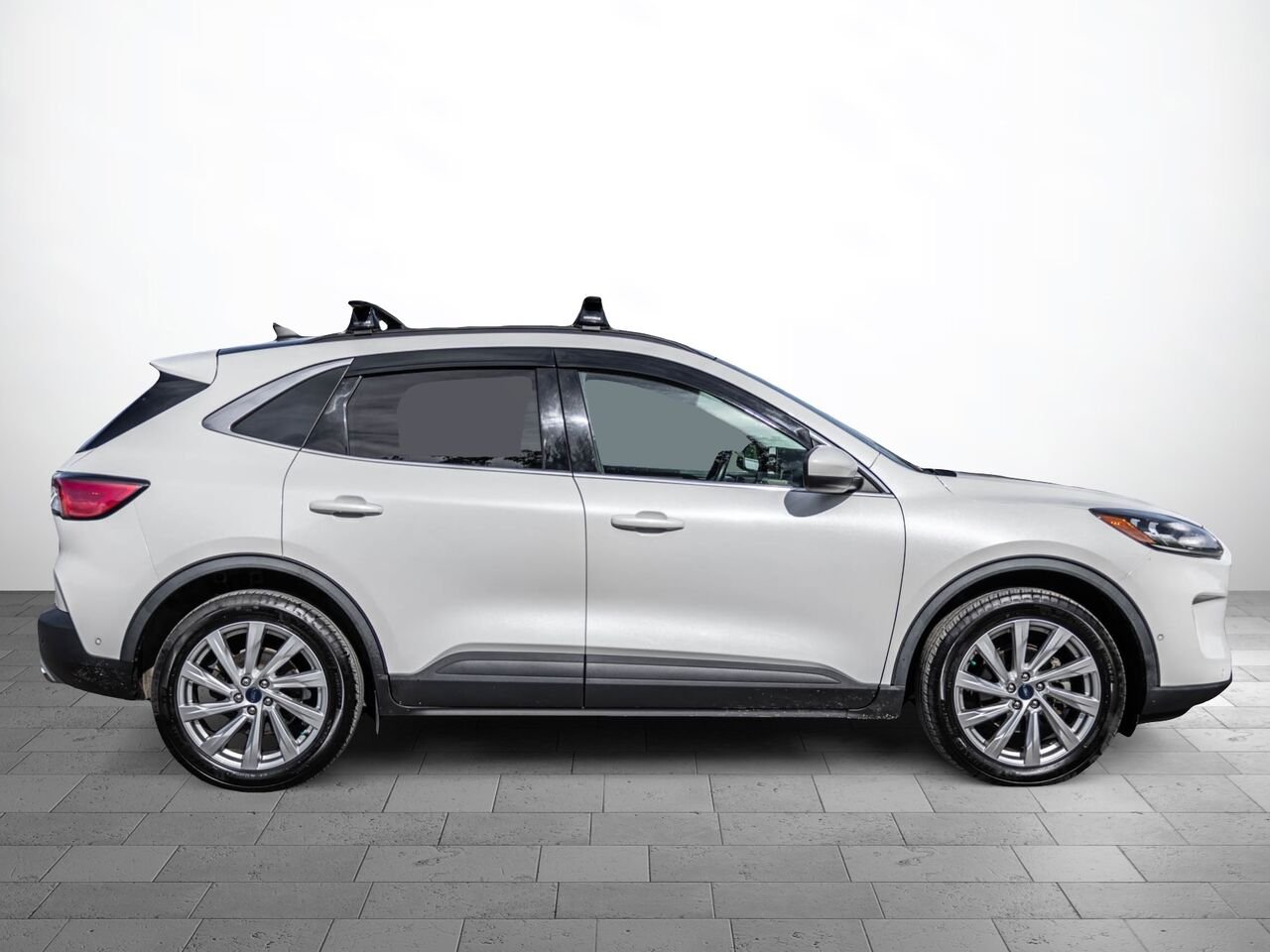 Ford Escape 2021 Blanc Sainte-Julienne - photo #2