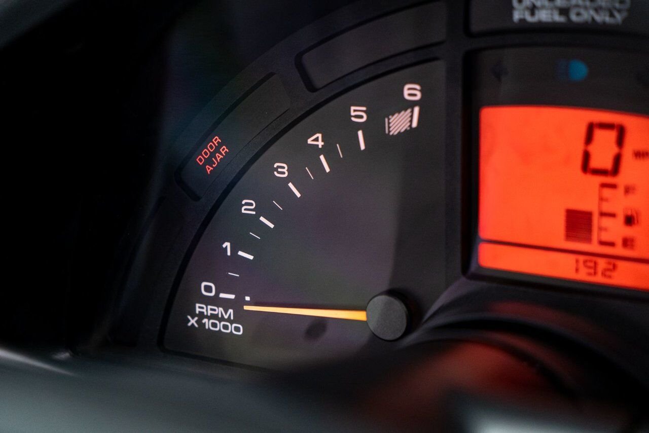 1995 Chevrolet Corvette *PRIX EN USD* RPO Z4Z PACE CAR PRESENTED IN DELIVERY PACKAGING WITH ONLY 192MILES (307KM) FROM NEW White Montreal - photo #113