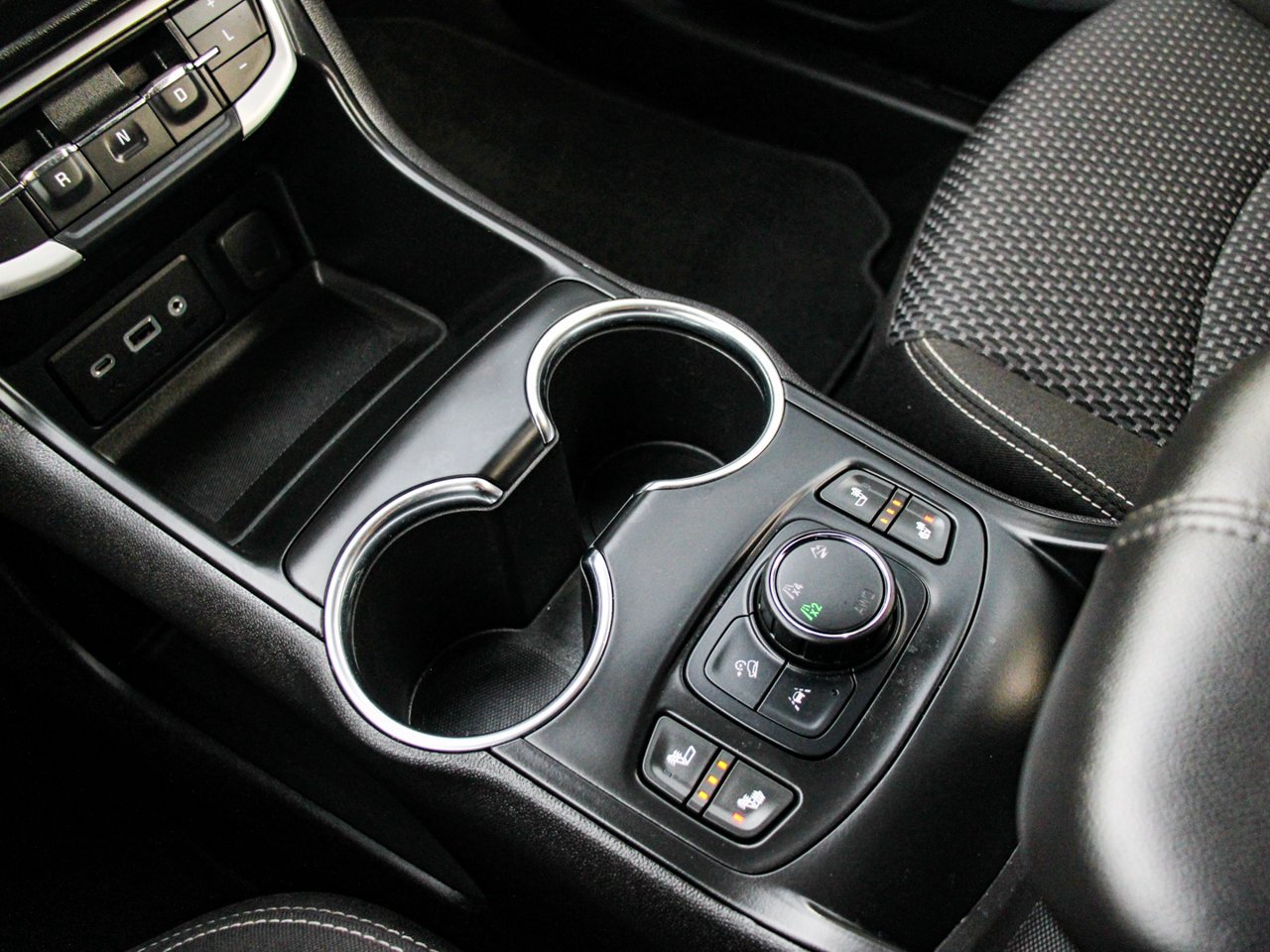 2024 GMC Terrain AWD 4dr SLE White Sherwood Park - photo #25