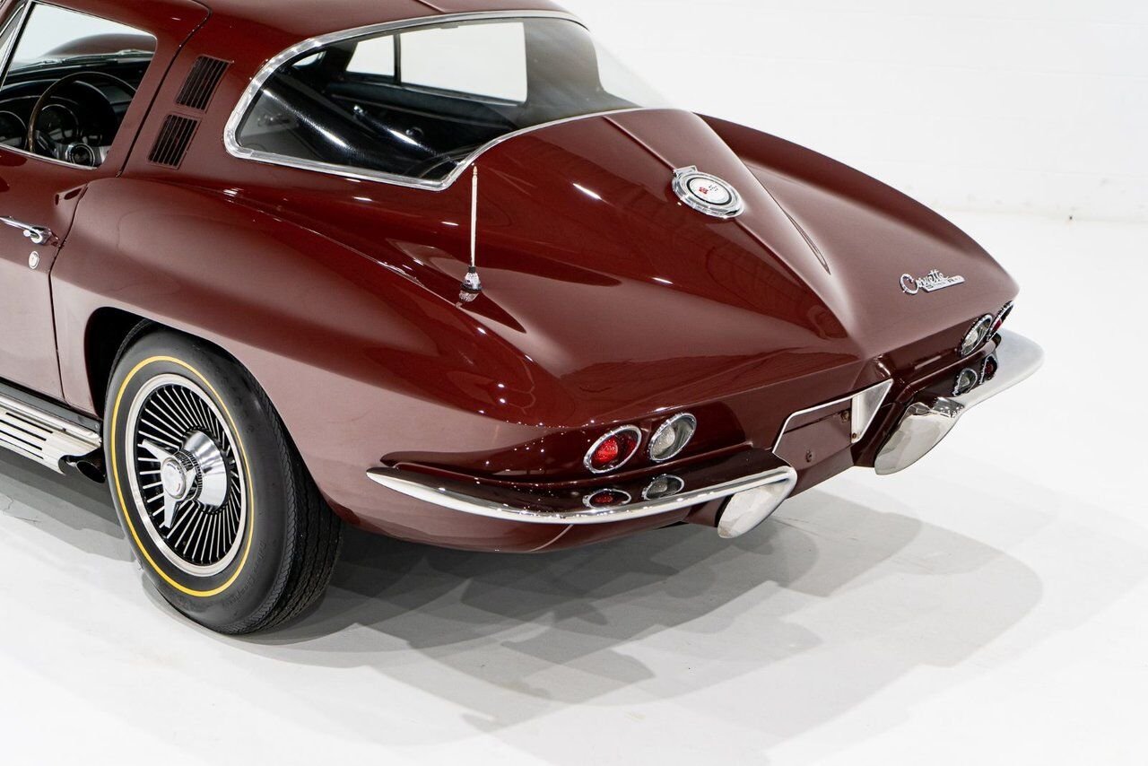 Chevrolet Corvette Fuelie Matching# HG Suffix 327/375HP **PRICE IN USD** 1965 Rouge Montréal - photo #26