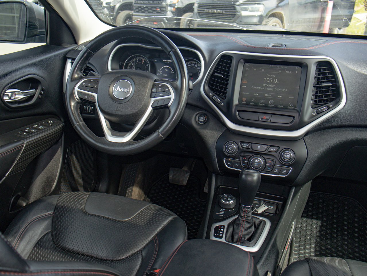 2015 Jeep Cherokee 4WD 4dr Trailhawk gray Sherwood Park - photo #30