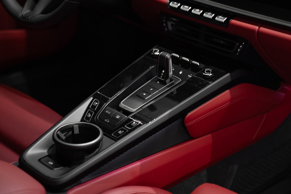 Porsche 911 Carrera 4 GTS 2024 Noir Kirkland - photo #16