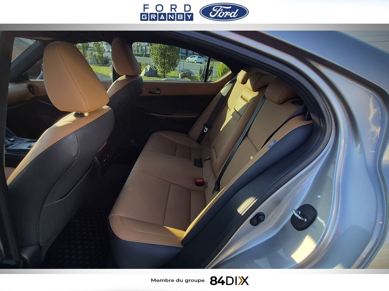 Lexus IS 2023 Argent Granby - photo #14
