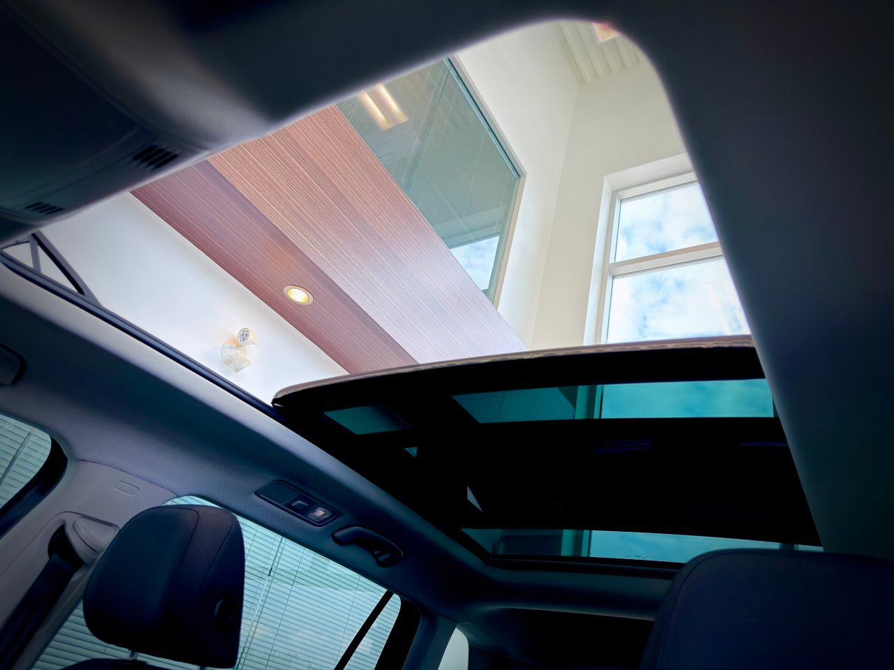 2021 Volkswagen Tiguan Notre-Dame-des-Prairies - photo #17