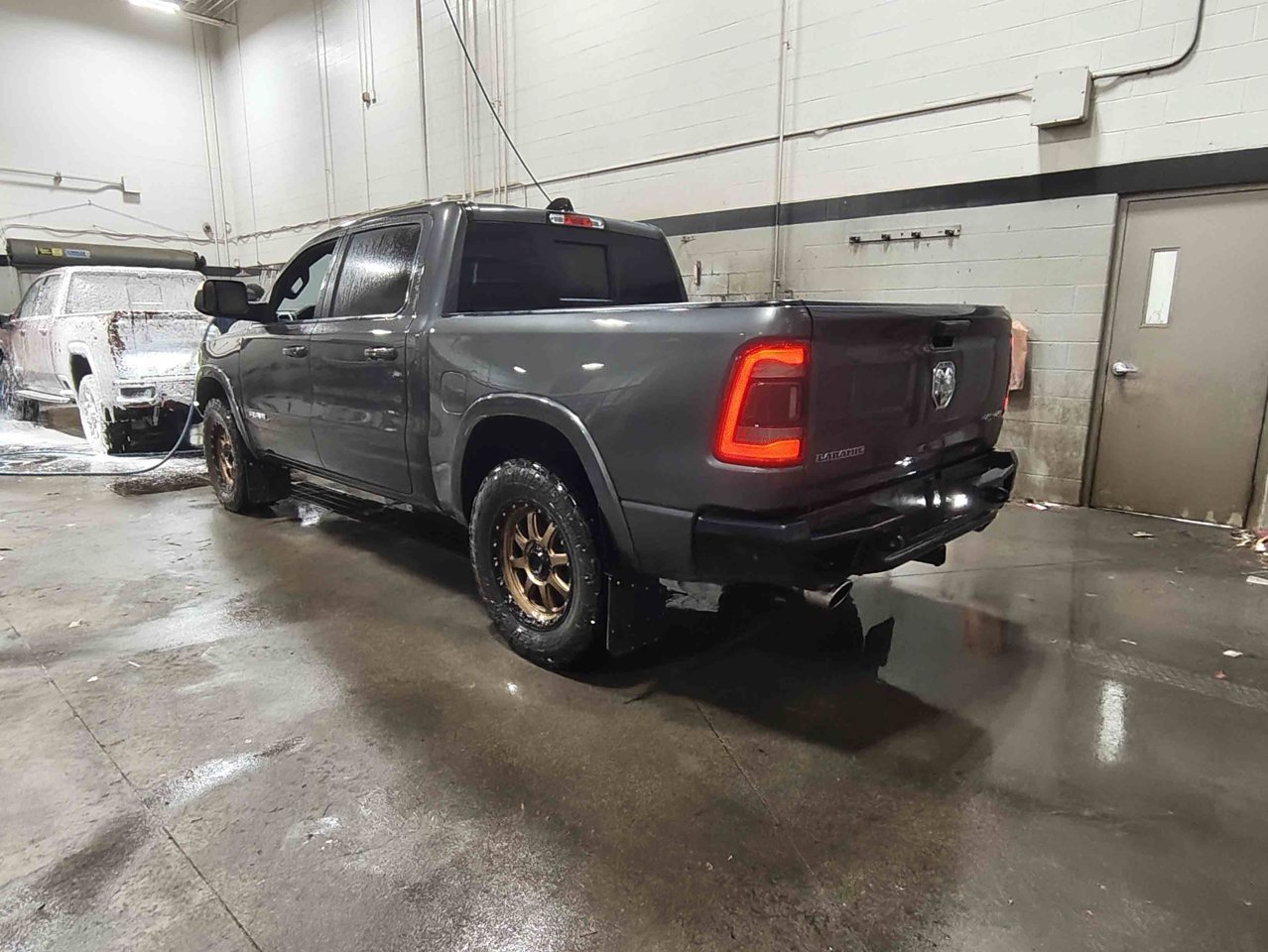 2022 Ram 1500 Laramie 4x4 Crew Cab 5'7 Box Grey Sherwood Park - photo #3