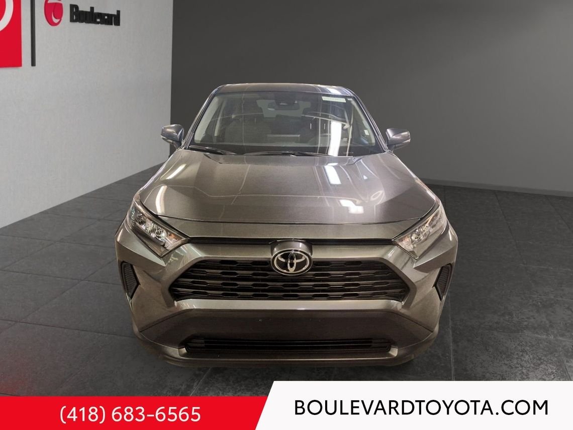 Toyota RAV4 531702-98 | LE 2025 Gris Québec - photo #1