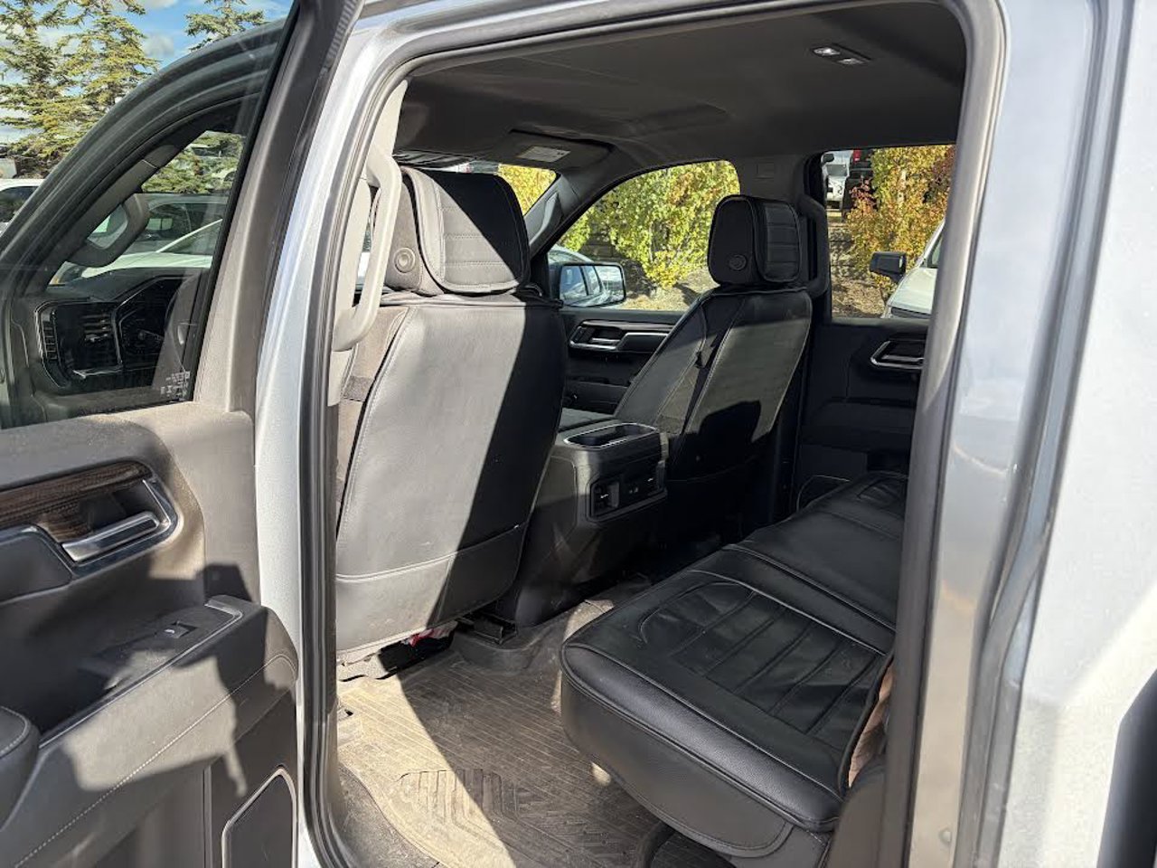 2024 Chevrolet Silverado 1500 4WD Crew Cab 147 RST Grey Sherwood Park - photo #6