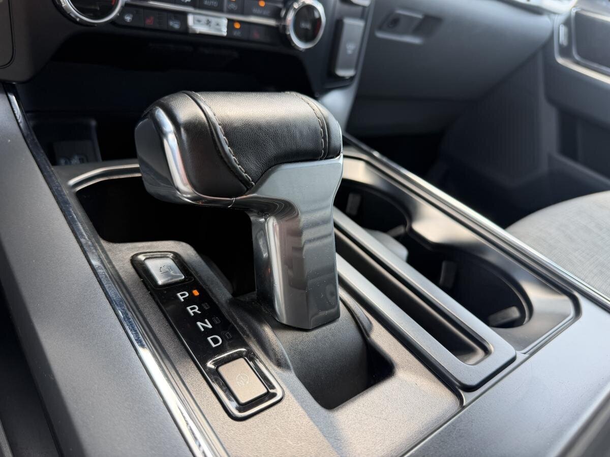 2023 Ford F-150 Lightning White  - photo #15