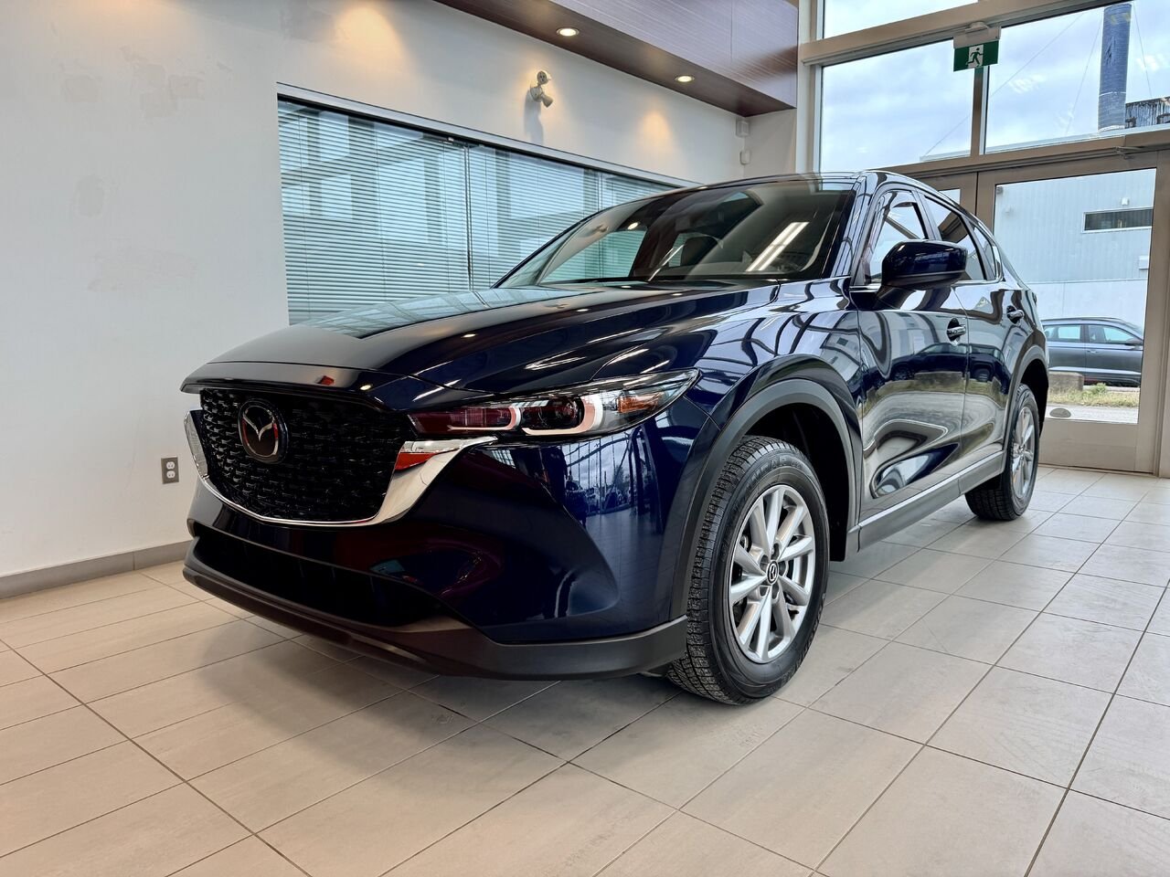 Mazda CX-5 2023 Bleu Notre-Dame-des-Prairies - photo #3