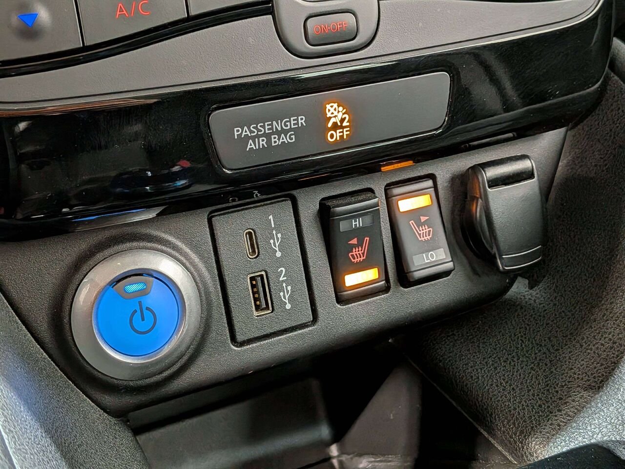 2020 Nissan LEAF SV Hatchback Black Val-David - photo #26