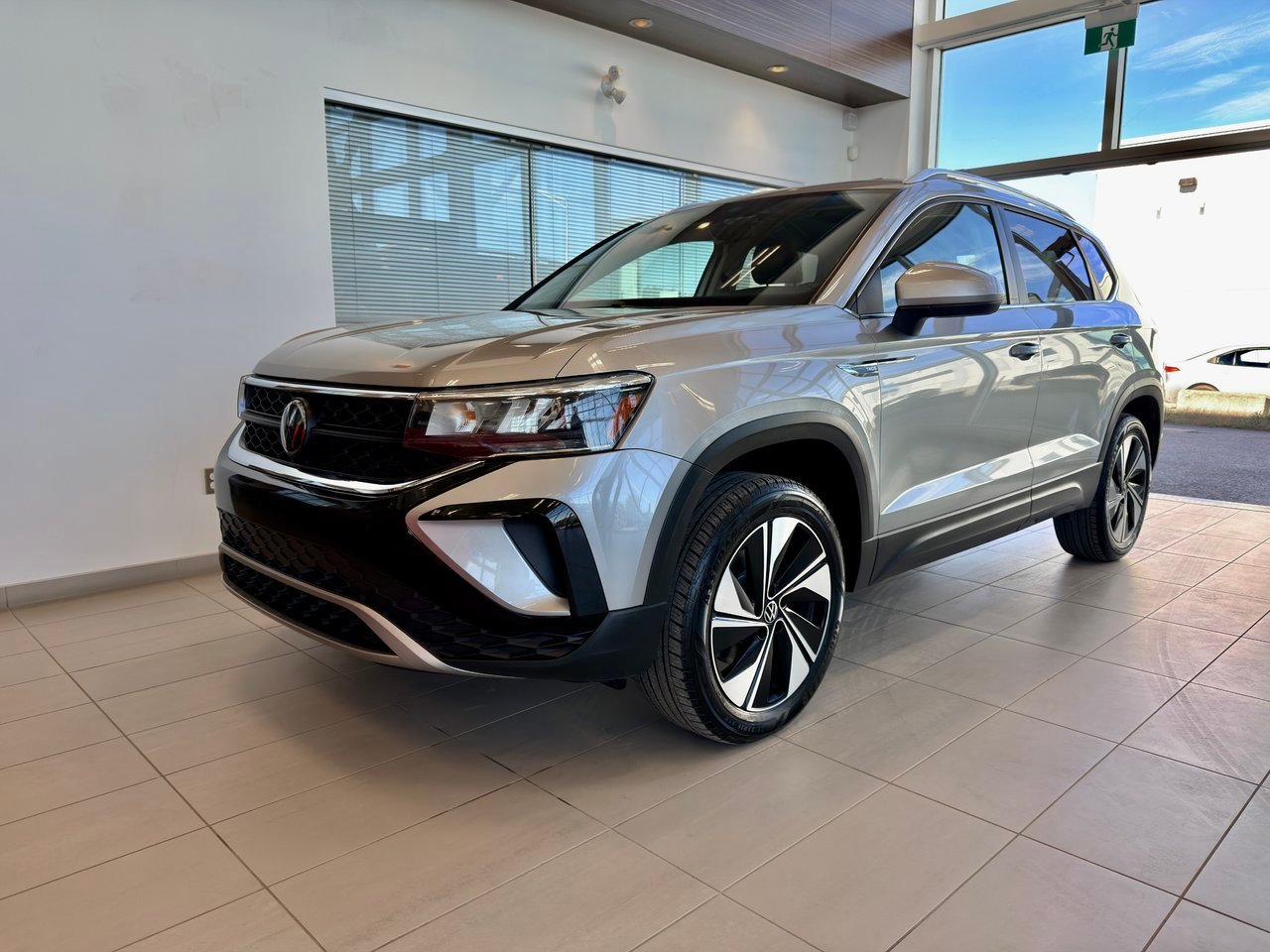 2023 Volkswagen Taos Blue Notre-Dame-des-Prairies - photo #3