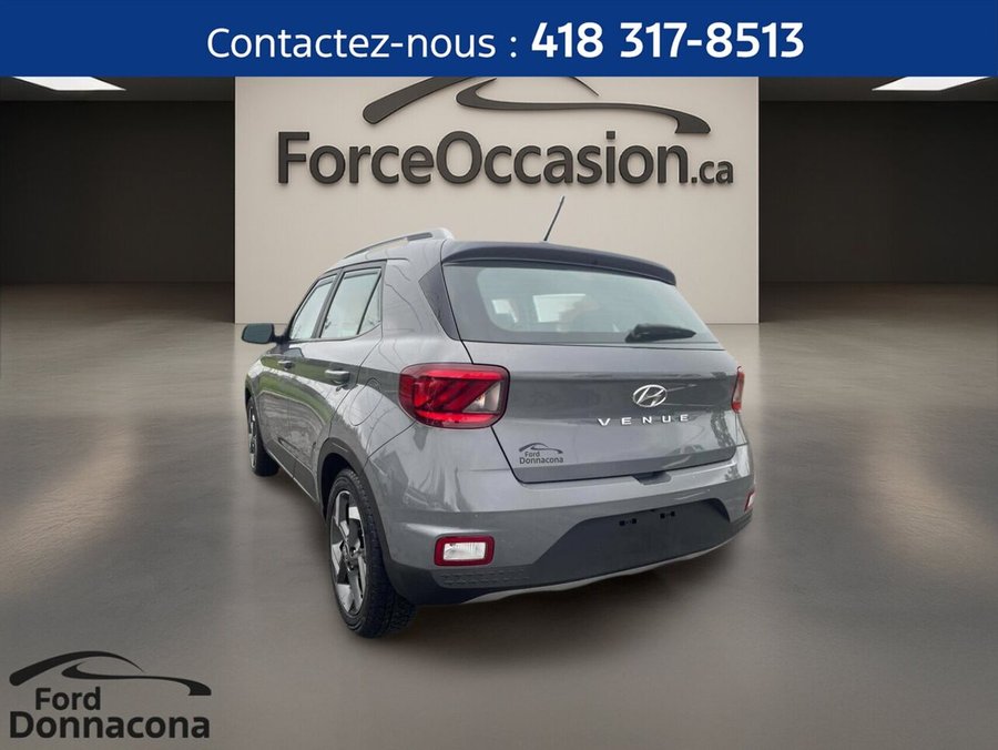 Hyundai Venue Ultimate IVT avec intérieur noir - BANCS CHAUFFANTS - VOLANT CHAUFFANT - BAS KILOMÉTRAGE 2023 Gris