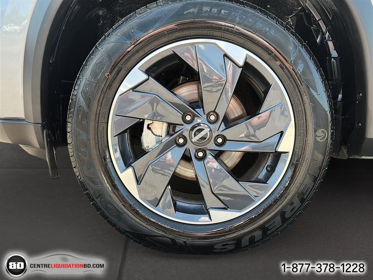 Nissan Rogue SV TI avec ensemble toit ouvrant | A8714 2024 Argent Granby - photo #11