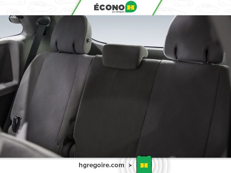 2020 Toyota Sienna White Saint-Eustache - photo #19