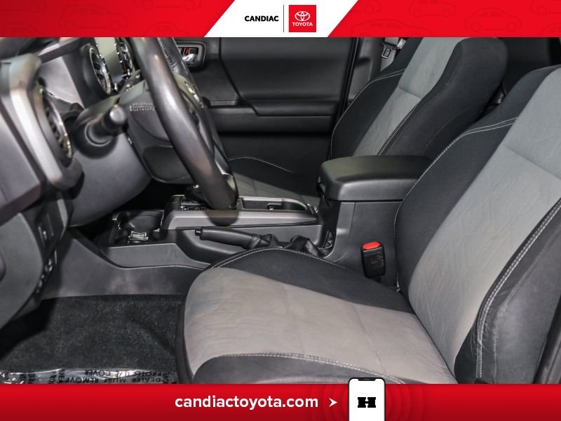 2022 Toyota Tacoma Black Laval - photo #15