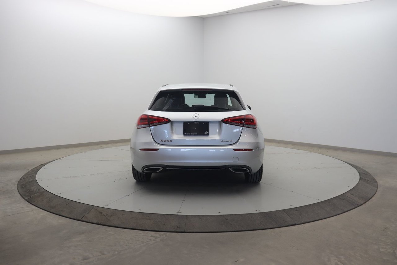 Mercedes-Benz A-Class NIV WDD3F4HB4KJ067955 2019 Gris Chicoutimi - photo #4