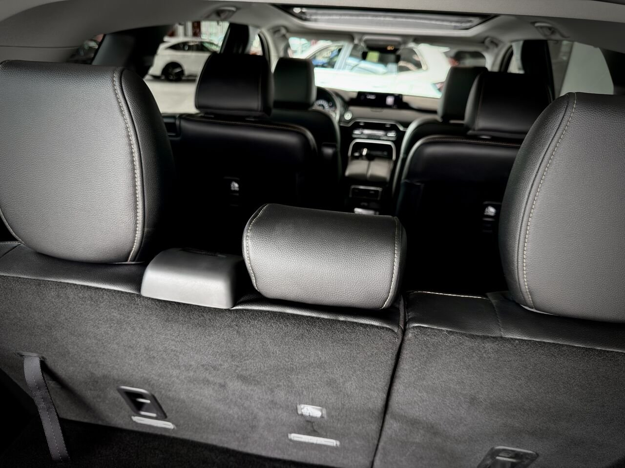 2024 Mazda CX-90 hybride léger Black Notre-Dame-des-Prairies - photo #19