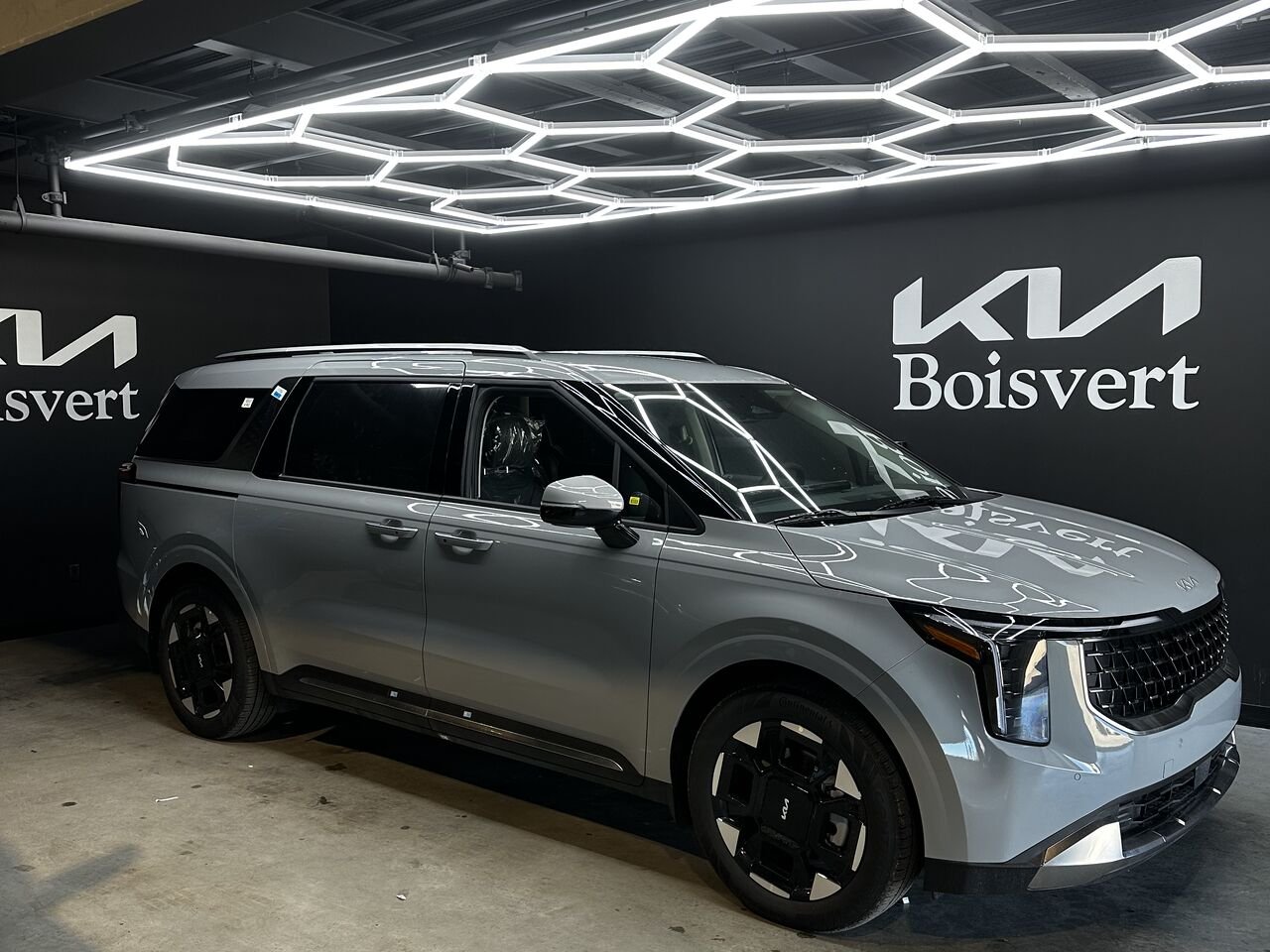 2027 Kia Carnival Ceramic Silver Blainville - photo #1