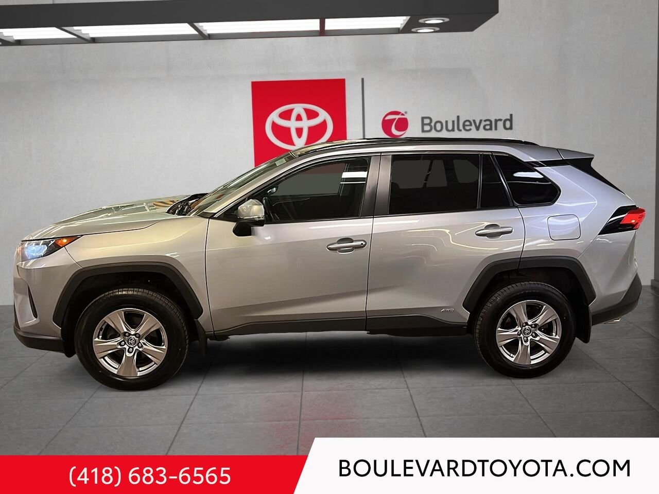 Toyota RAV4 100292A-70 | HYBRIDE, LE, AWD 2022 Argent Québec - photo #5
