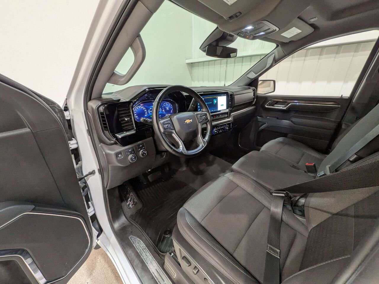 Chevrolet Silverado 1500 4WD Crew Cab 147" LT 2025 Blanc Val-David - photo #10