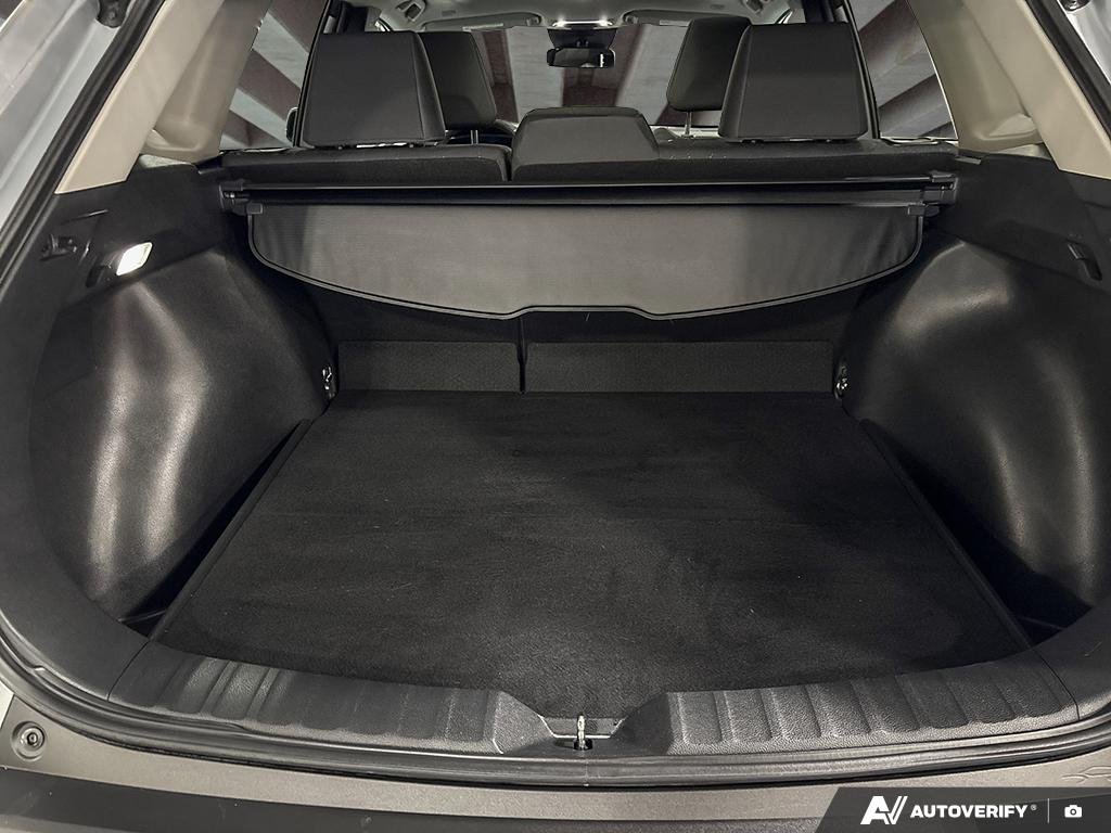 2023 Toyota Corolla Cross 2602006A | LE Silver Edmonton - photo #10