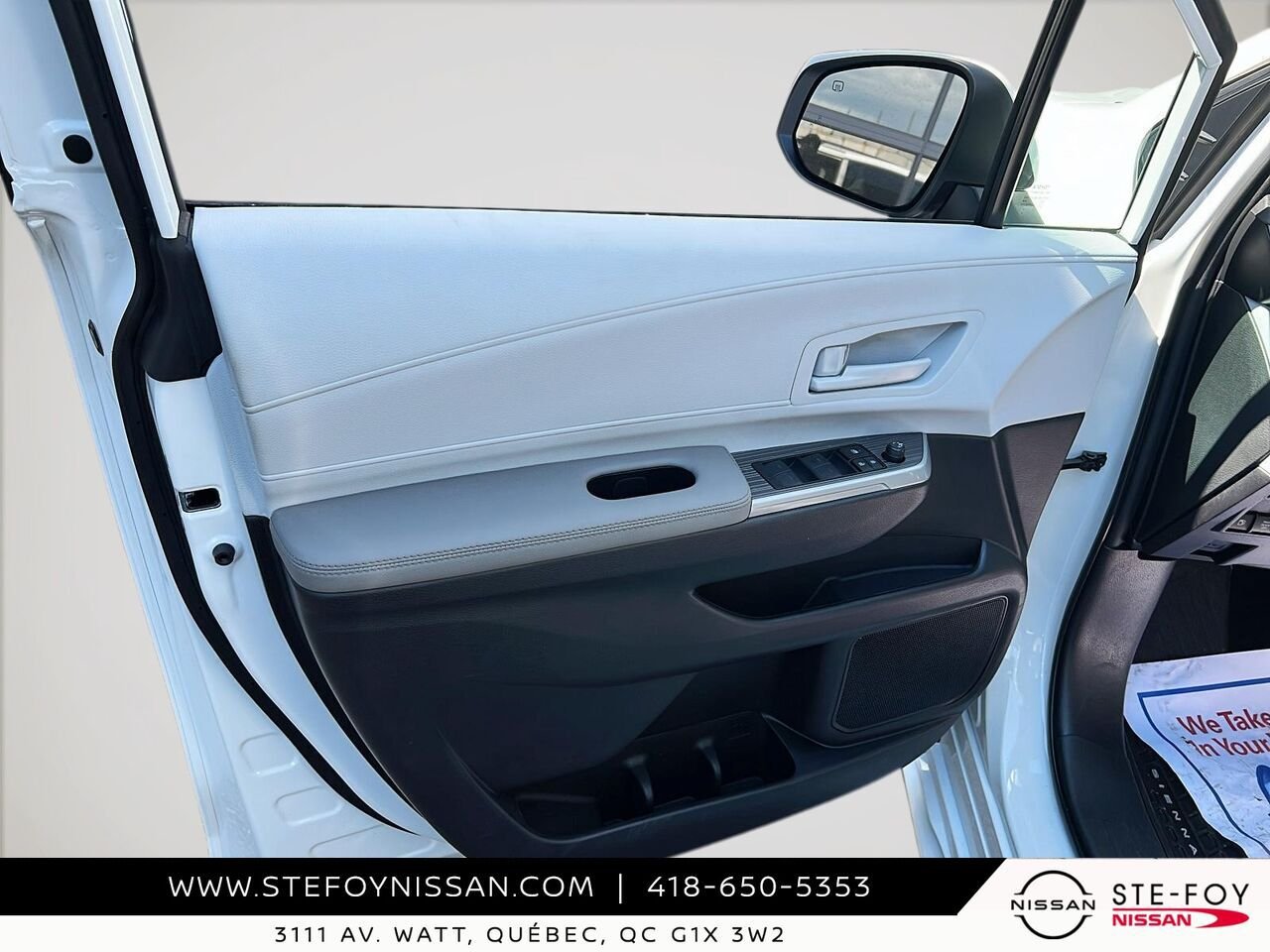 2026 Toyota Sienna LE 8 PASSAGERS White Ste-Foy - photo #10