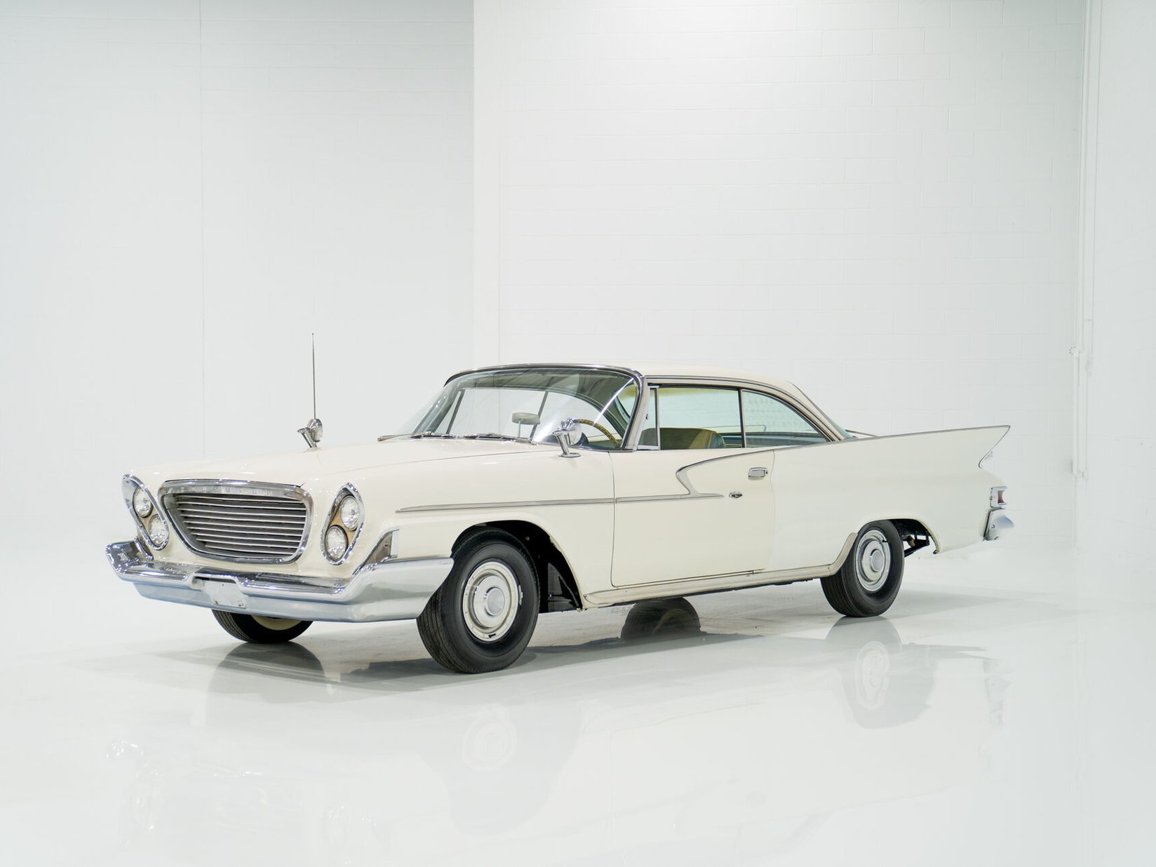 Chrysler Windsor 1961 Blanc Montréal - photo #0