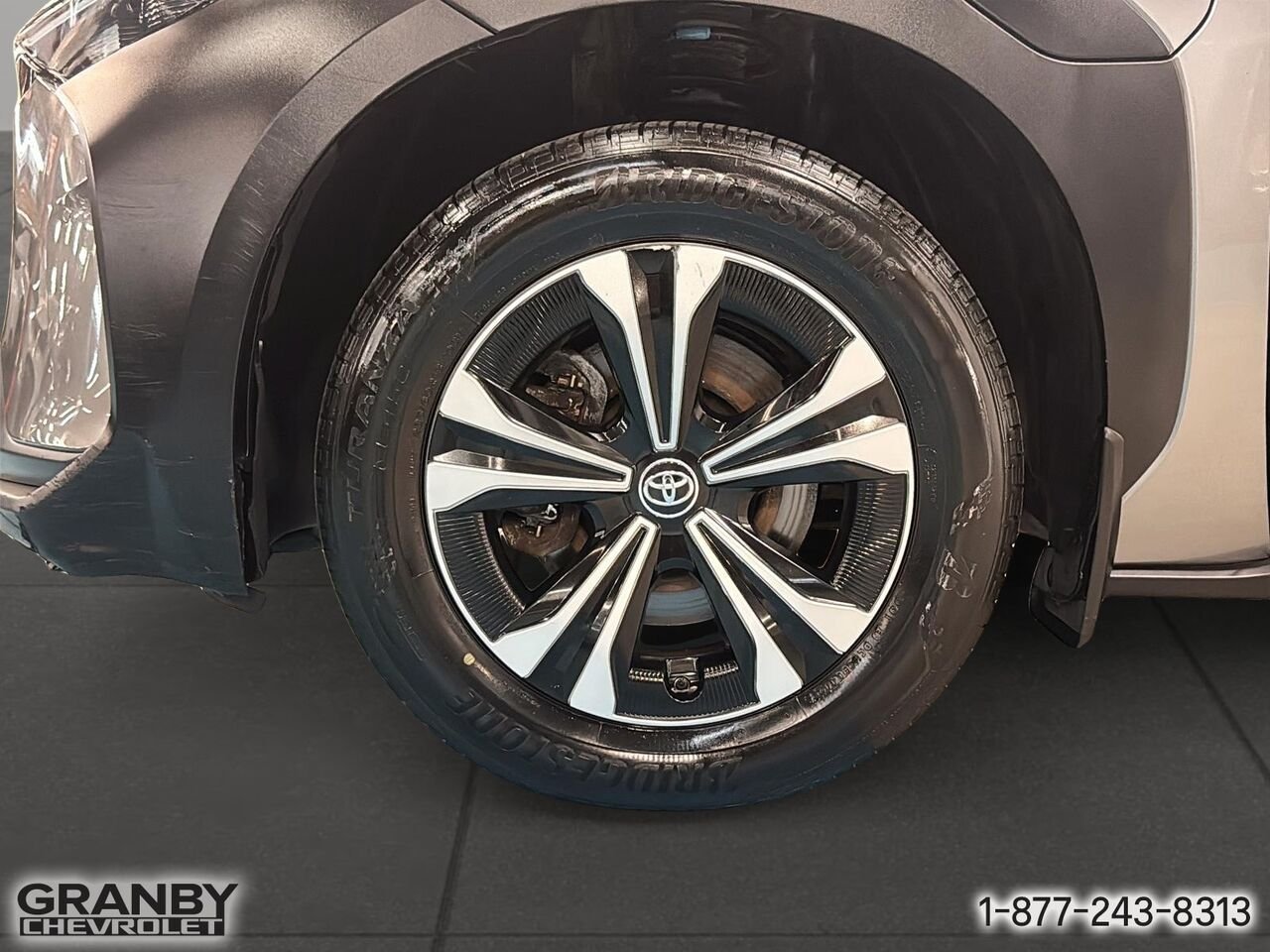 2023 Toyota bZ4X XLE | 27-0100A Grey Granby - photo #9