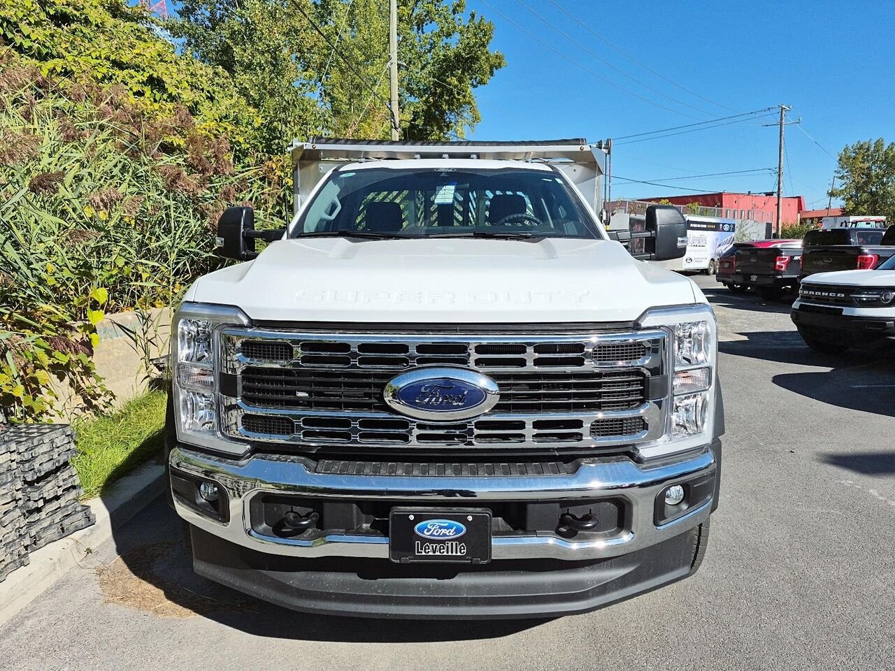Ford Super Duty F-550 DRW 2F379 | XL 2026 Blanc Oxford Saint-Jérôme - photo #1