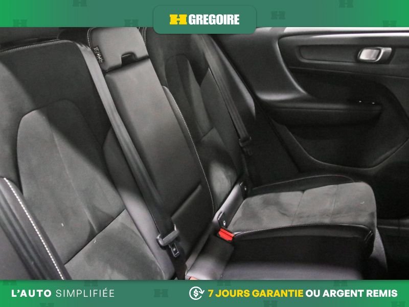 2021 Volvo XC40 White Blainville - photo #28