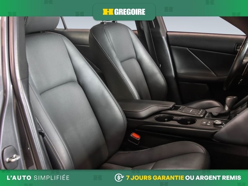 Lexus IS 2022 Gris Laval - photo #30