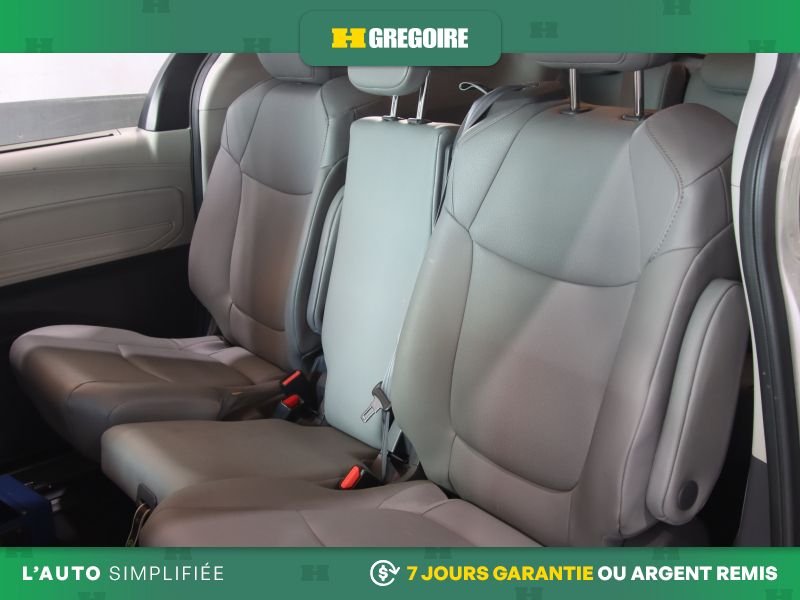 2021 Toyota Sienna Grey Laval - photo #22