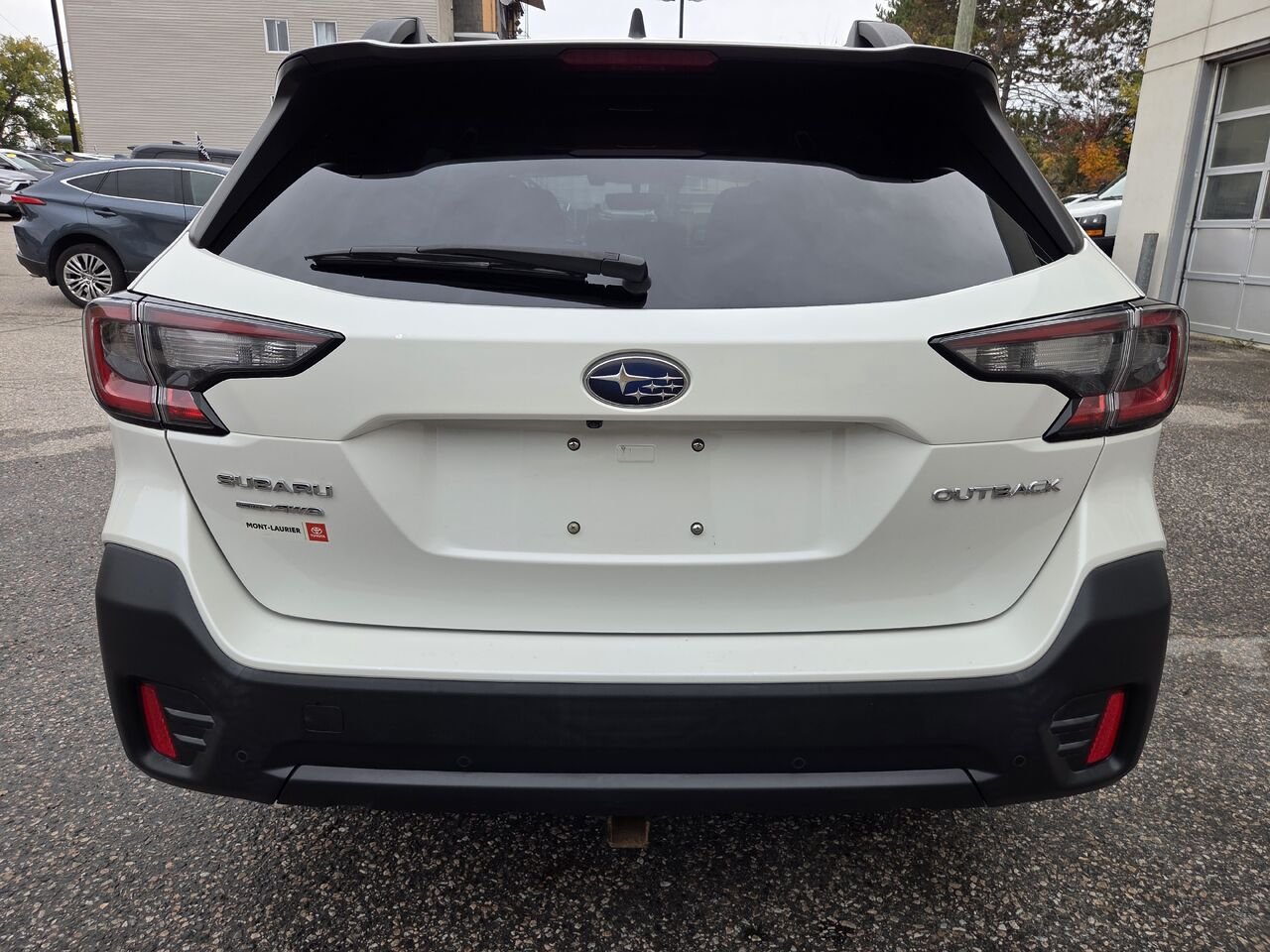 2021 Subaru OUTBACK TOURING White Mont-Laurier - photo #5