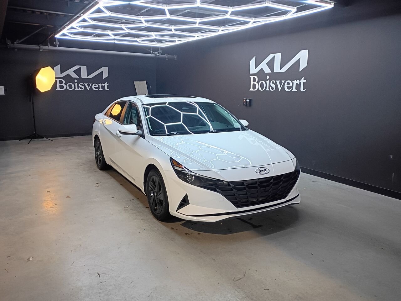 2021 Hyundai Elantra White Blainville - photo #0
