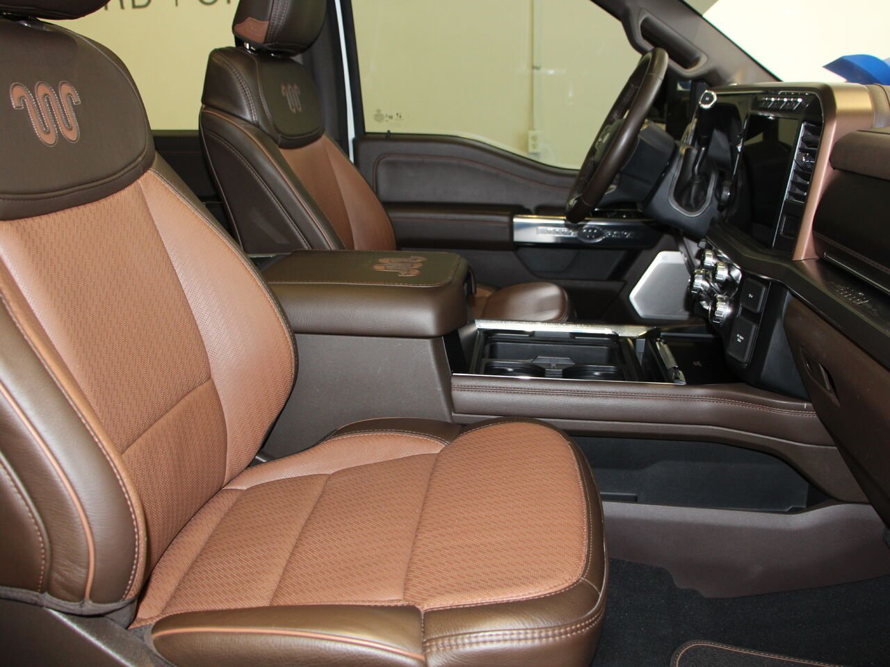 Ford Super Duty F-450 DRW King Ranch cabine 6 places 4RM caisse de 8 pi 2024 Blanc Châteauguay - photo #9