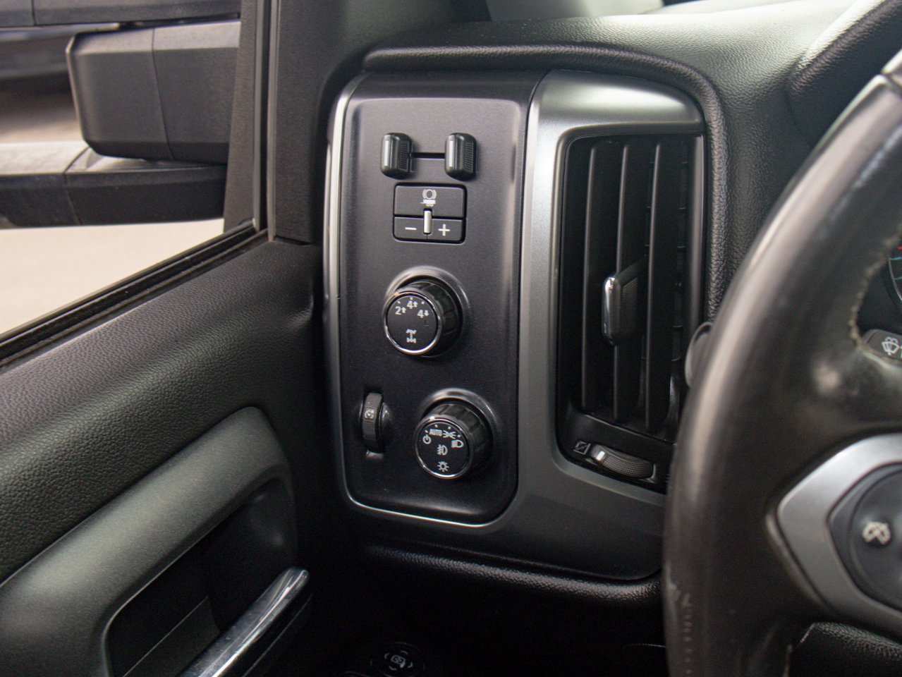 2016 Chevrolet Silverado 2500HD 4WD Crew Cab 153 LT Black Sherwood Park - photo #21