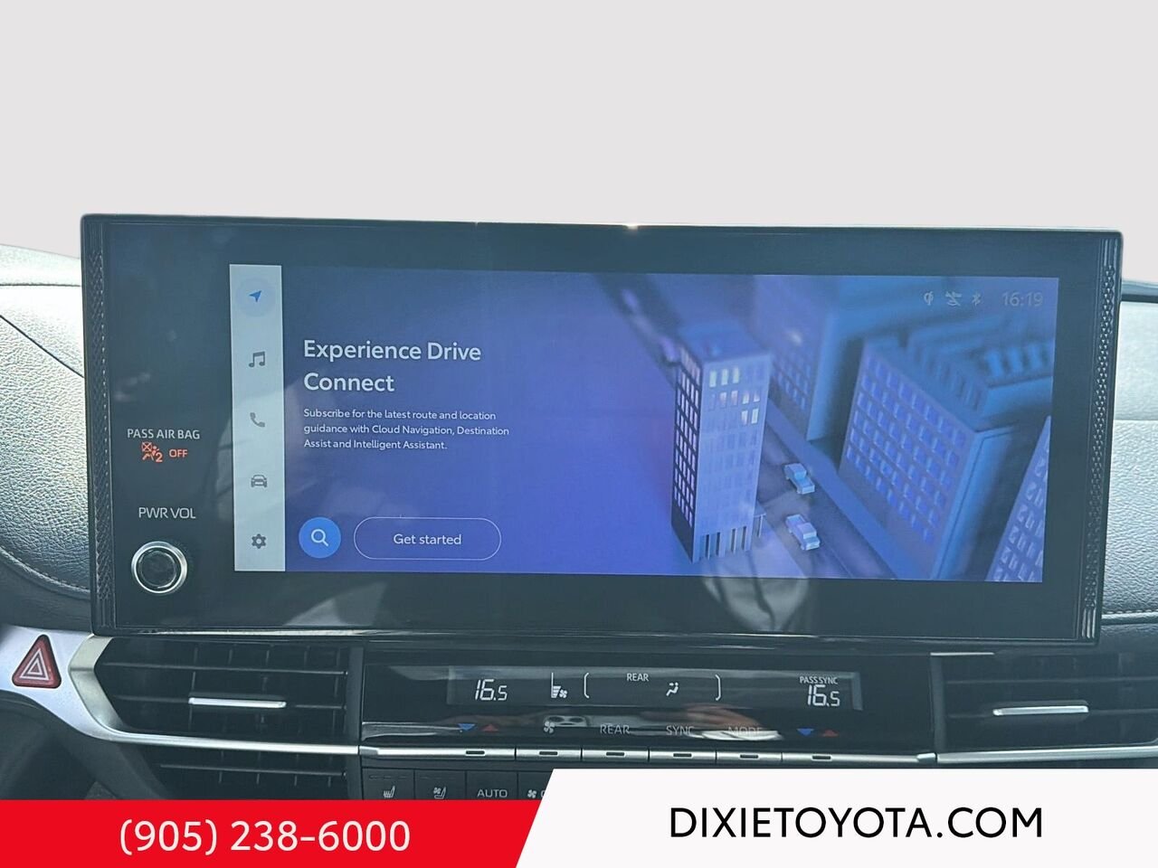 2026 Toyota Sienna Hybrid Limited AWD / CLEAN CARFAX / HEATED AND VENTILATED SEATS / MOONROOF / ALLOY WHEELS / CARPLAY AND ANDROID AUTO White Mississauga - photo #15