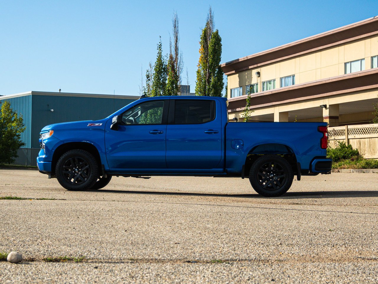 2022 Chevrolet Silverado 1500 4WD Crew Cab 147 RST Blue Sherwood Park - photo #10