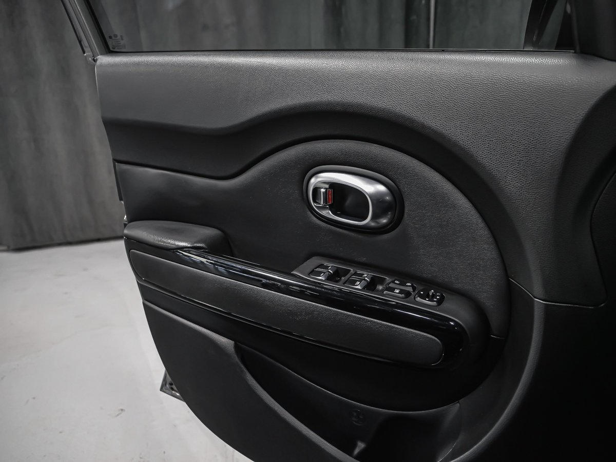 2018 Kia Soul Green Montreal - photo #8