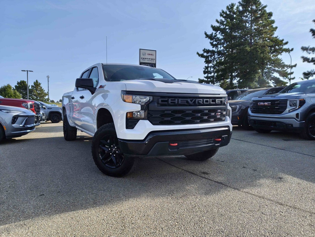 2025 Chevrolet Silverado 1500 4WD Crew Cab 157 Custom Trail Boss White Sherwood Park - photo #1