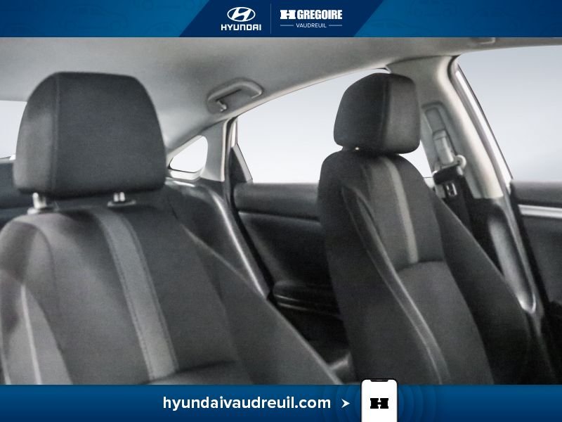 2019 Honda Civic White Laval - photo #27