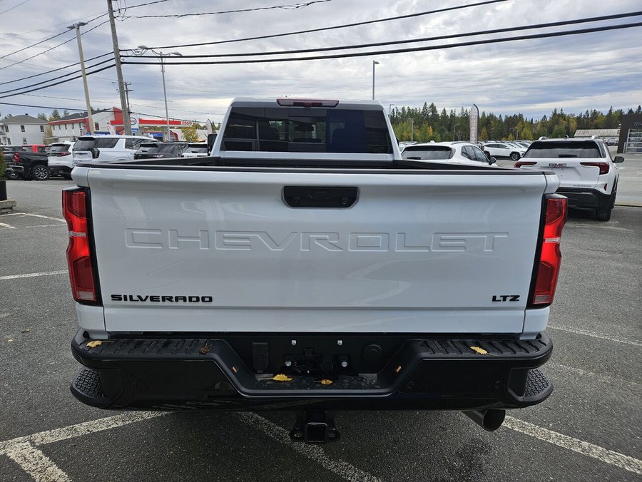 Chevrolet Silverado 2500HD LTZ cabine multiplace 4RM 172 po 2026 Blanc sommet