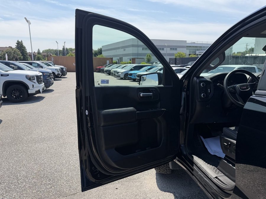 GMC SIERRA K1500 Pro cabine double 4RM 147 po 2023 Noir